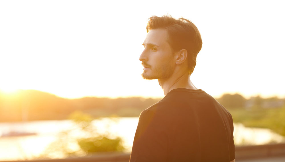 unique symptoms of PTSD in men